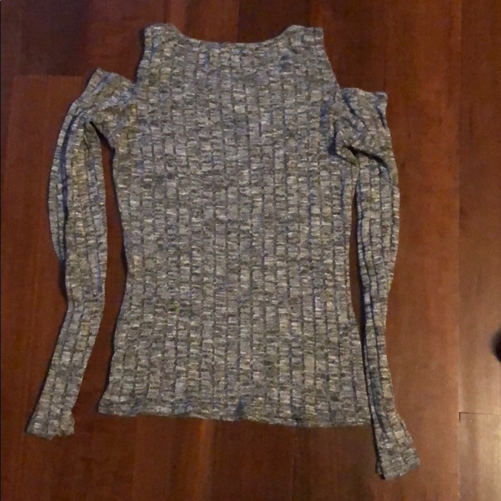 Cold shoulder top